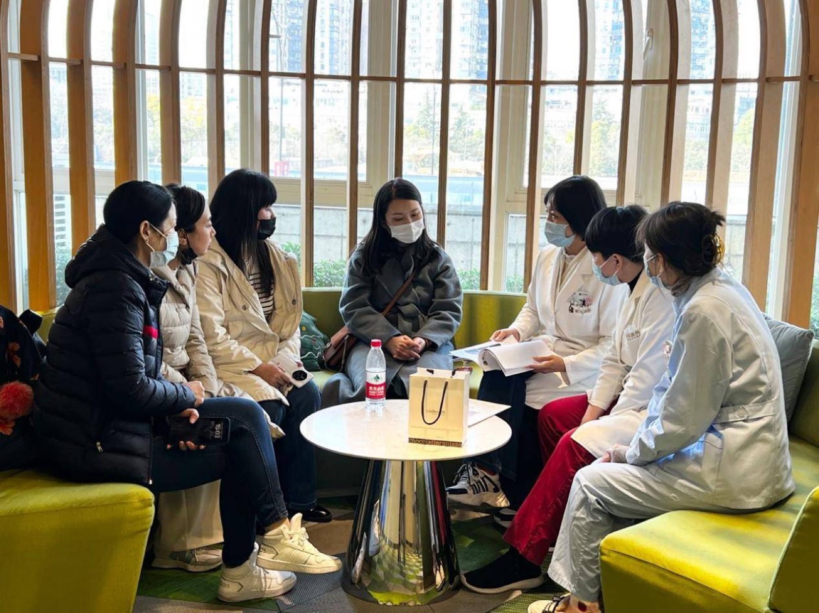 复旦大学附属耳鼻喉科医院赴黑马眼科参访交流，学习探讨促提升，经验互通共进步配图