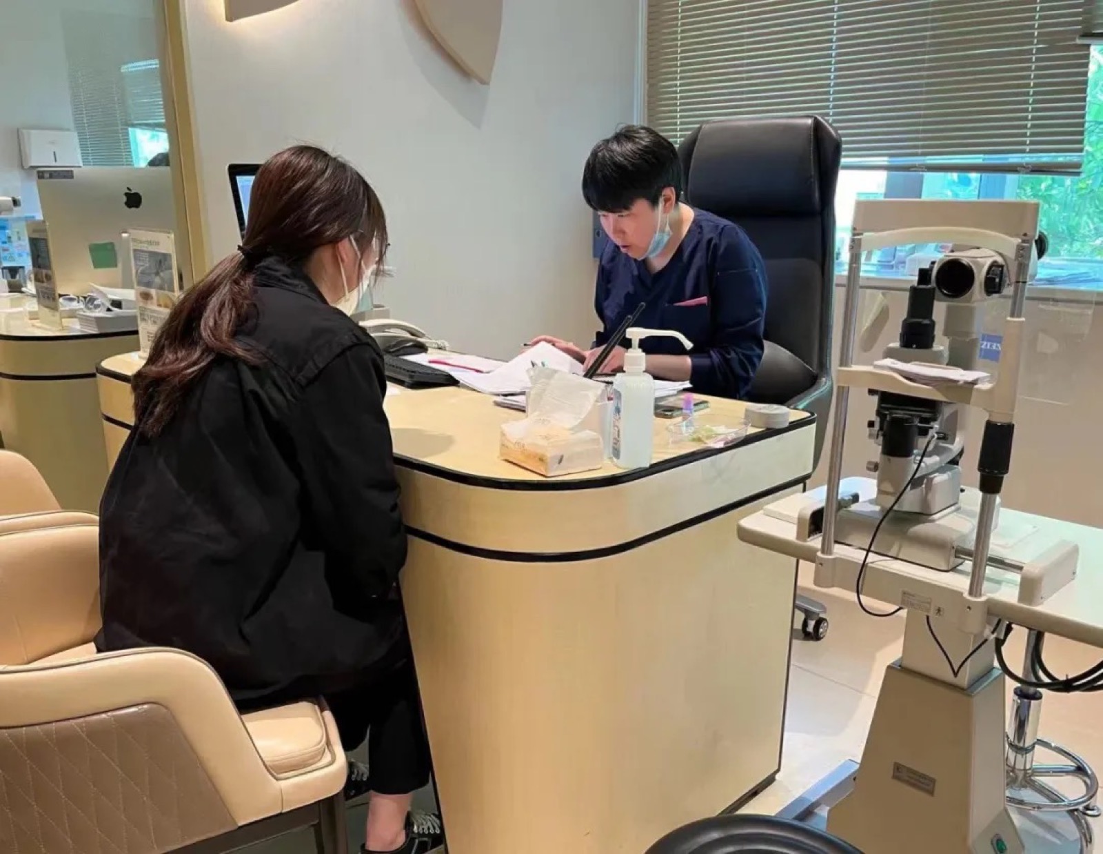 好纠结……想做近视手术，选激光，还是ICL？配图